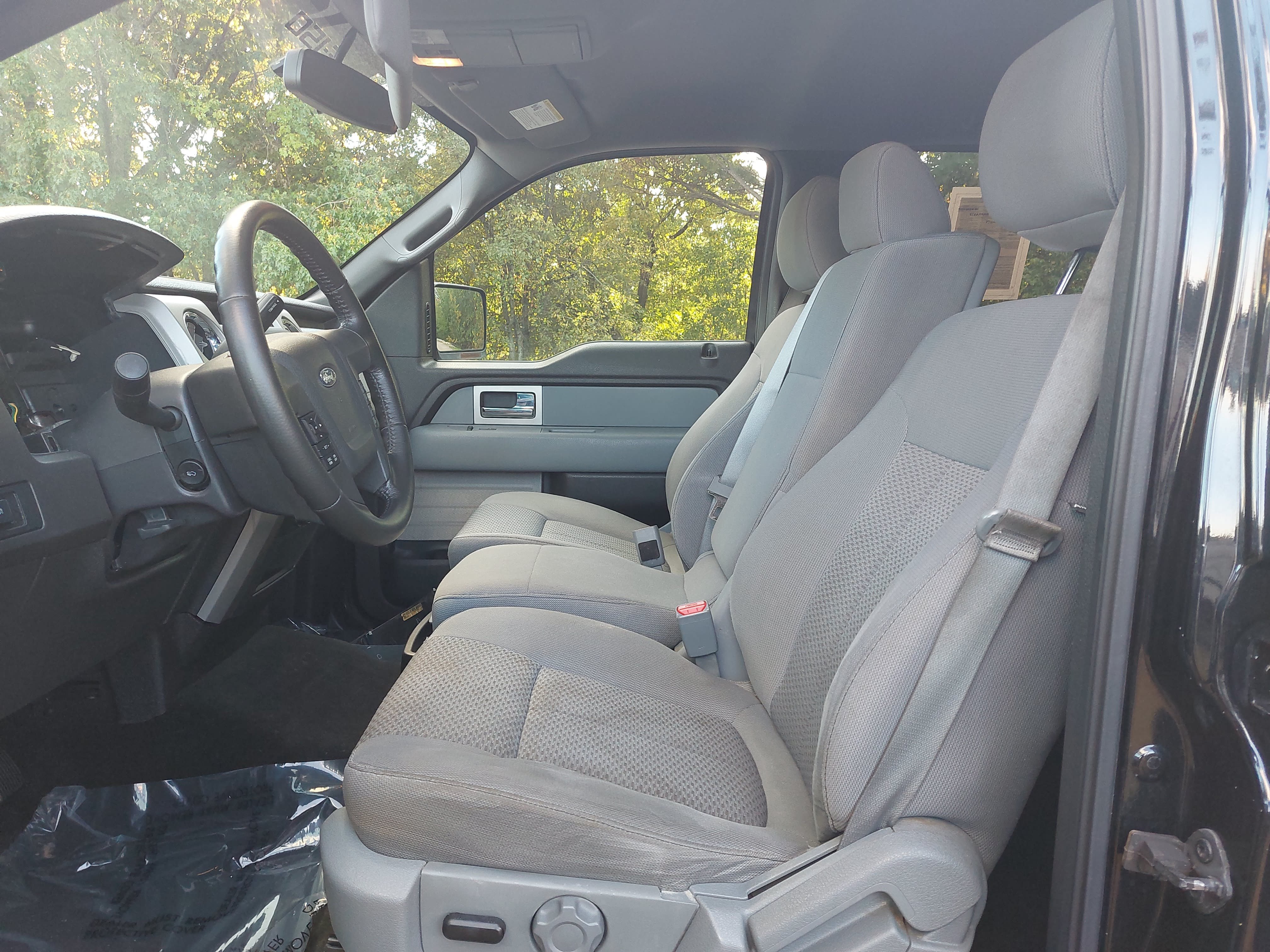 Used 2011 Ford F150 XLT w/ XLT Chrome Pkg AWD/4WD image 14