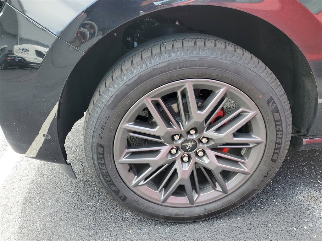Used 2025 Ford Expedition Platinum w/ Stealth Performance Package image 4