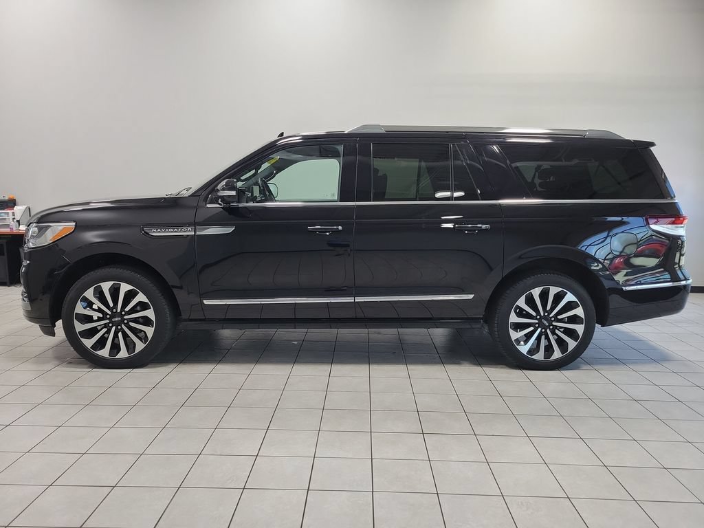 Used 2024 Lincoln Navigator L Reserve AWD/4WD image 9