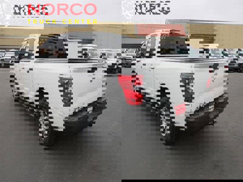 Used 2017 Nissan Titan S image 6