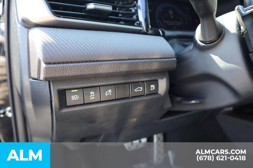 Used 2025 Toyota Camry SE image 13