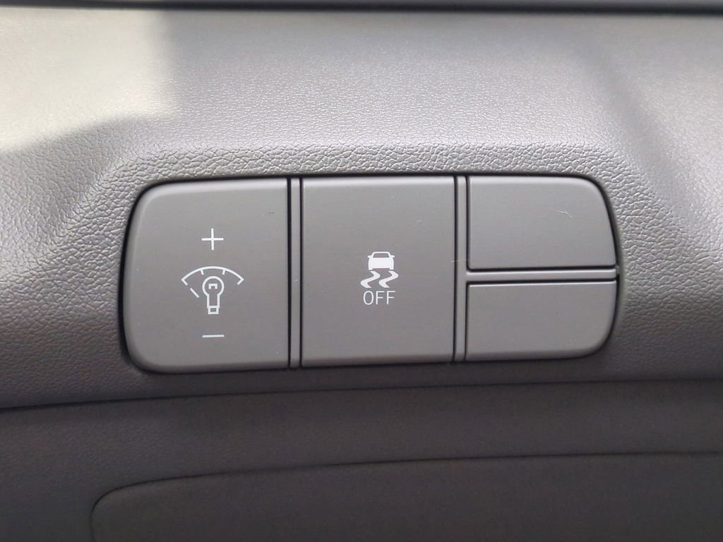 New 2026 Hyundai Elantra Sport image 24