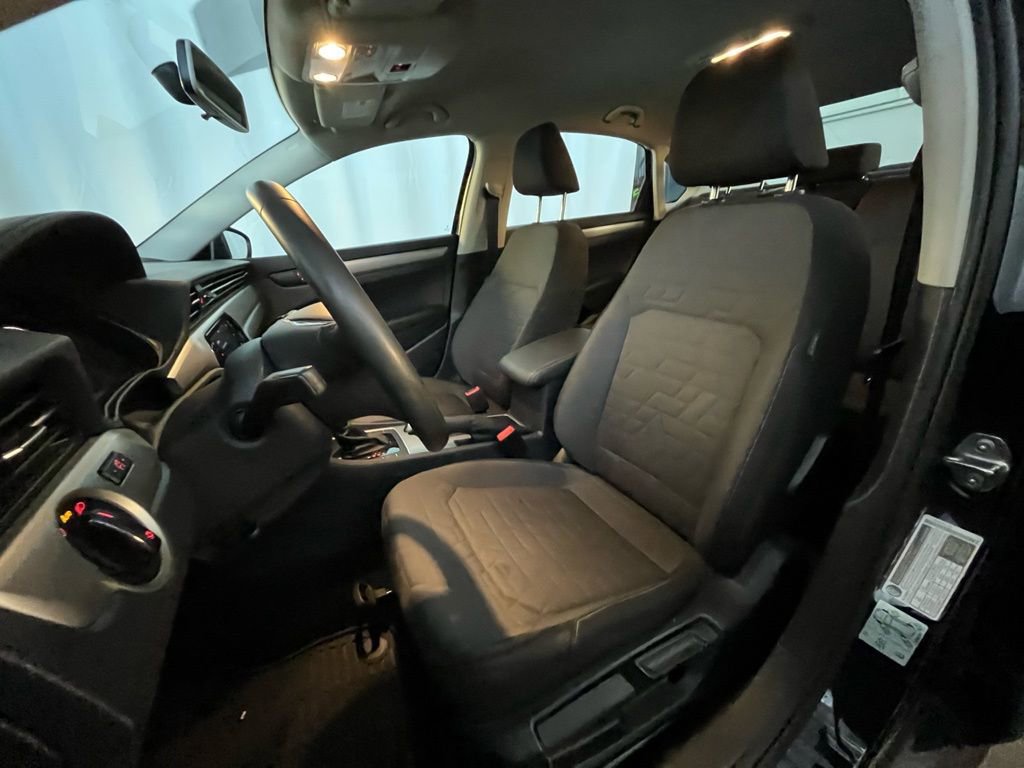 Certified 2021 Volkswagen Passat 2.0T S image 11