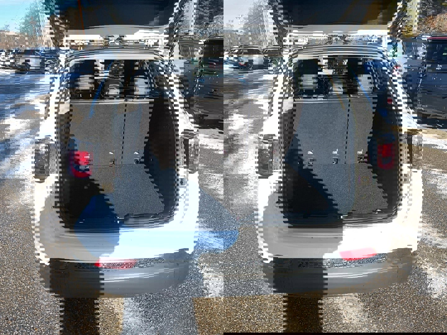 Certified 2022 Jeep Compass Latitude w/ Convenience Group image 19