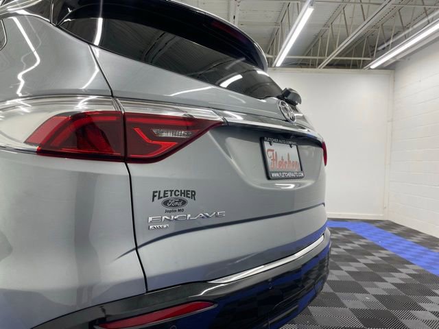 Used 2023 Buick Enclave Essence w/ LPO, Touring Package image 11