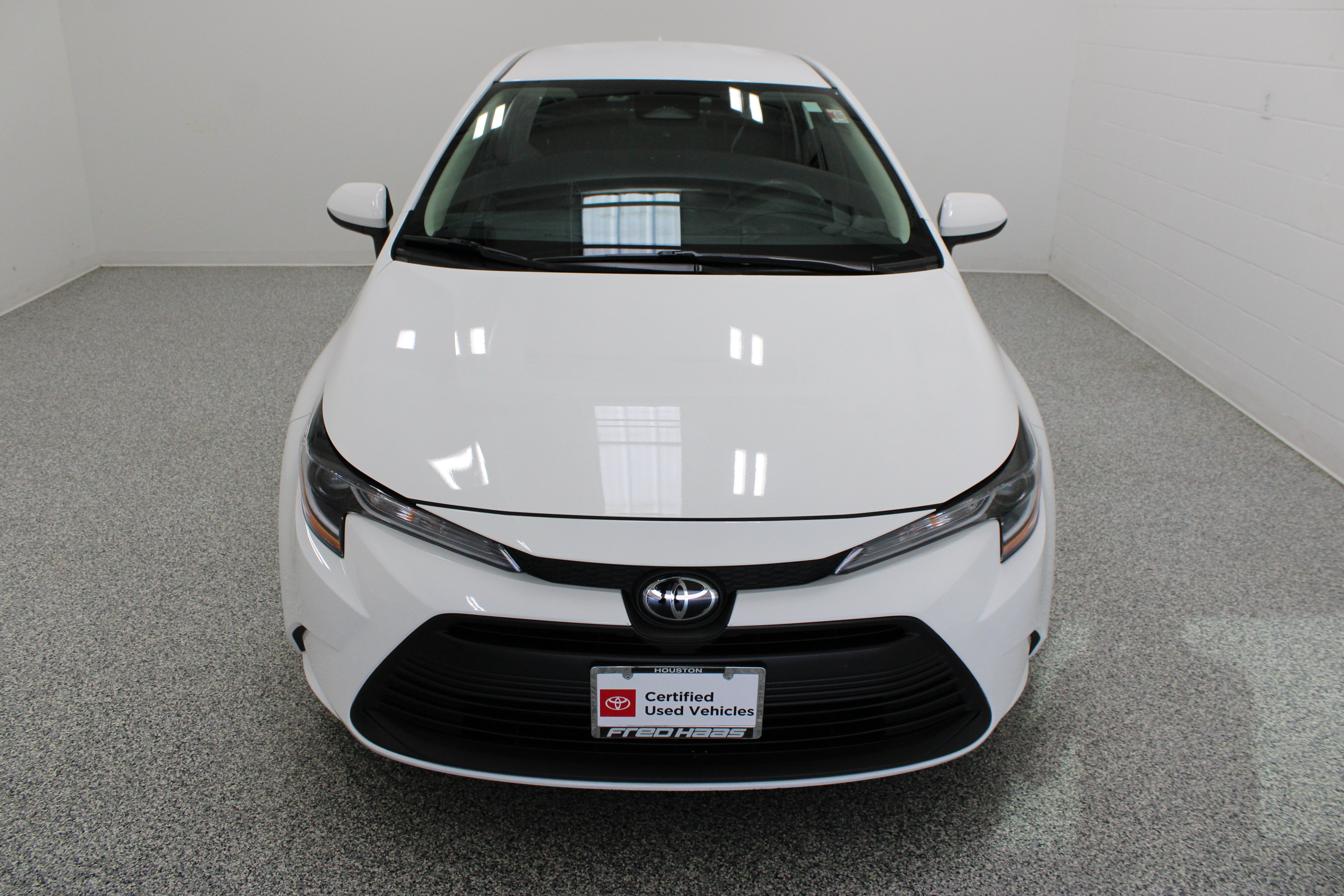 Certified 2026 Toyota Corolla LE FWD image 3