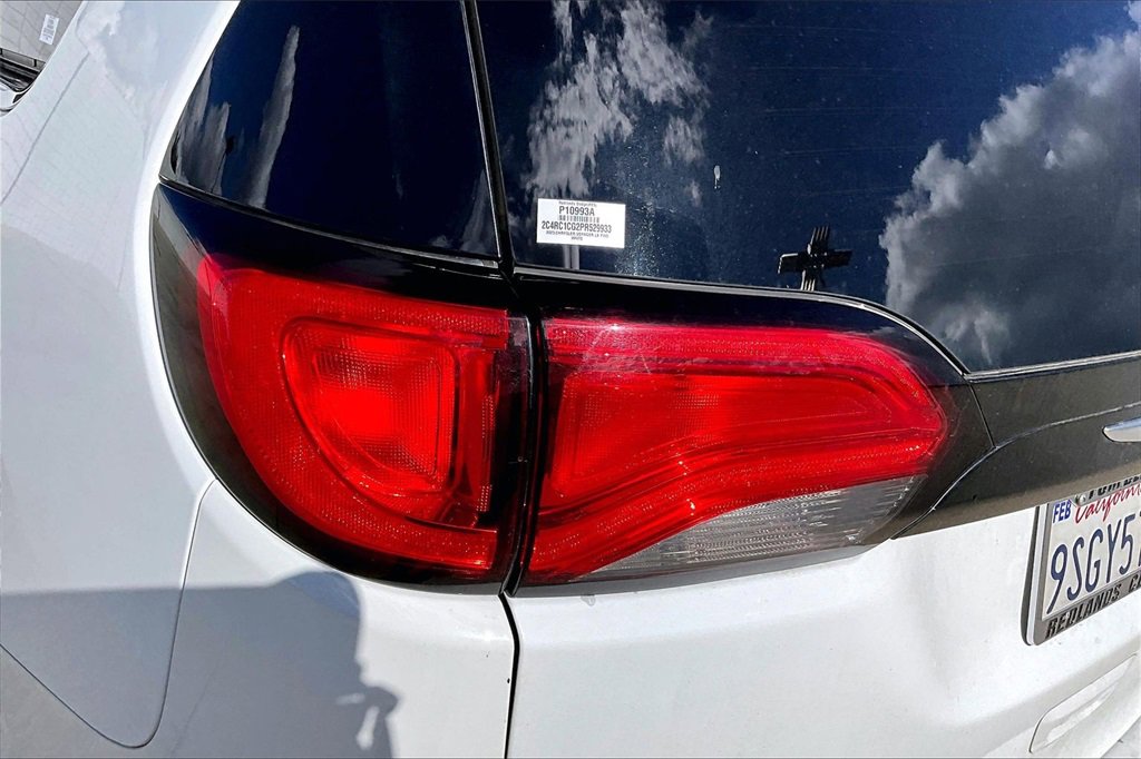 Certified 2023 Chrysler Voyager LX image 32