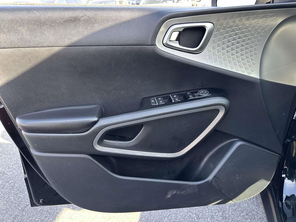 Certified 2024 Kia Soul LX w/ Option Group 015 FWD image 15