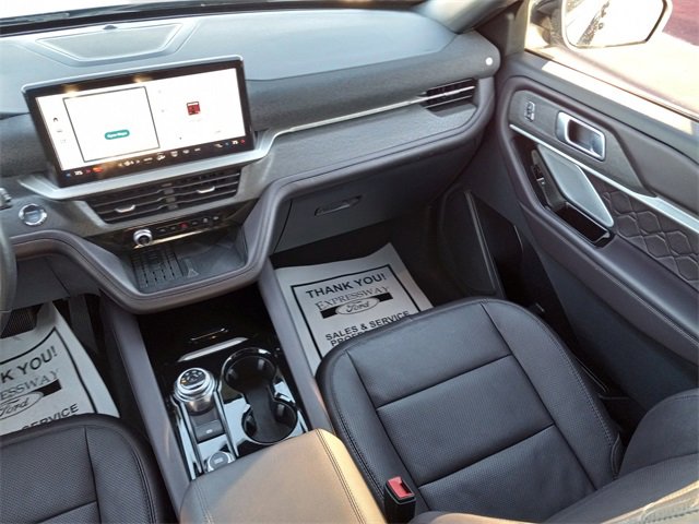 Used 2025 Ford Explorer Platinum w/ LUX Leather Package image 18