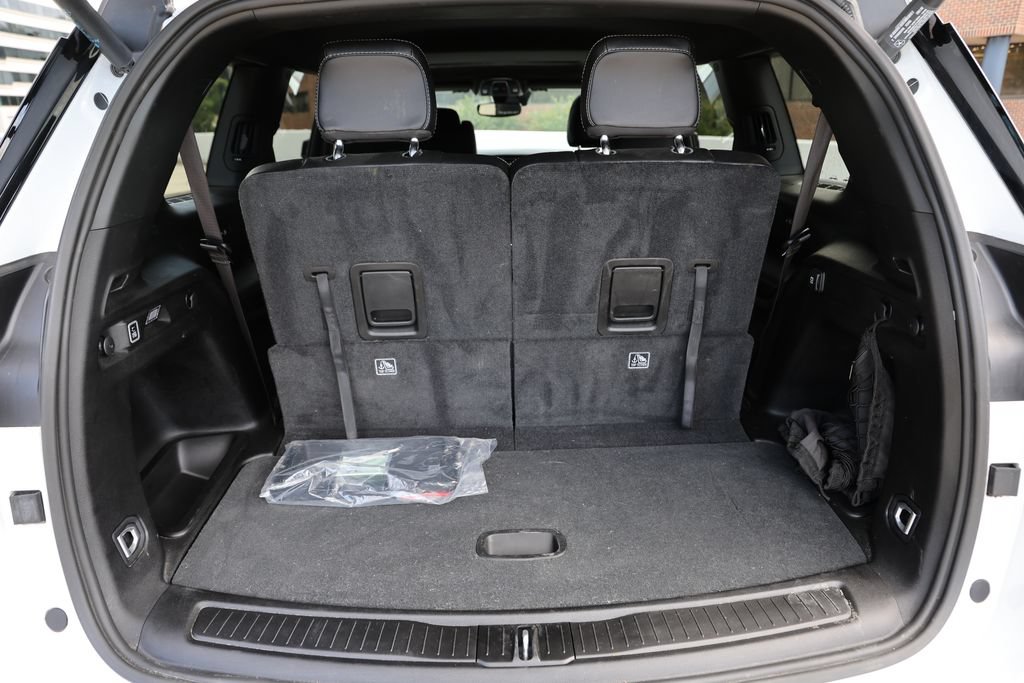 Used 2024 Jeep Grand Cherokee L Altitude AWD/4WD image 9