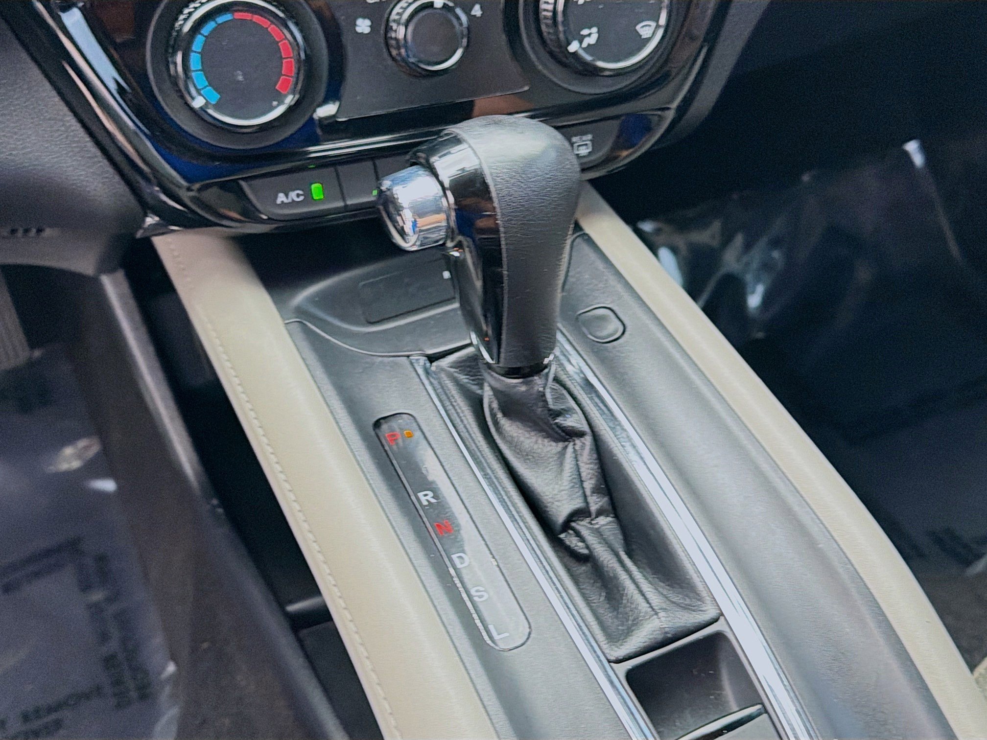 Certified 2019 Honda HR-V LX image 15