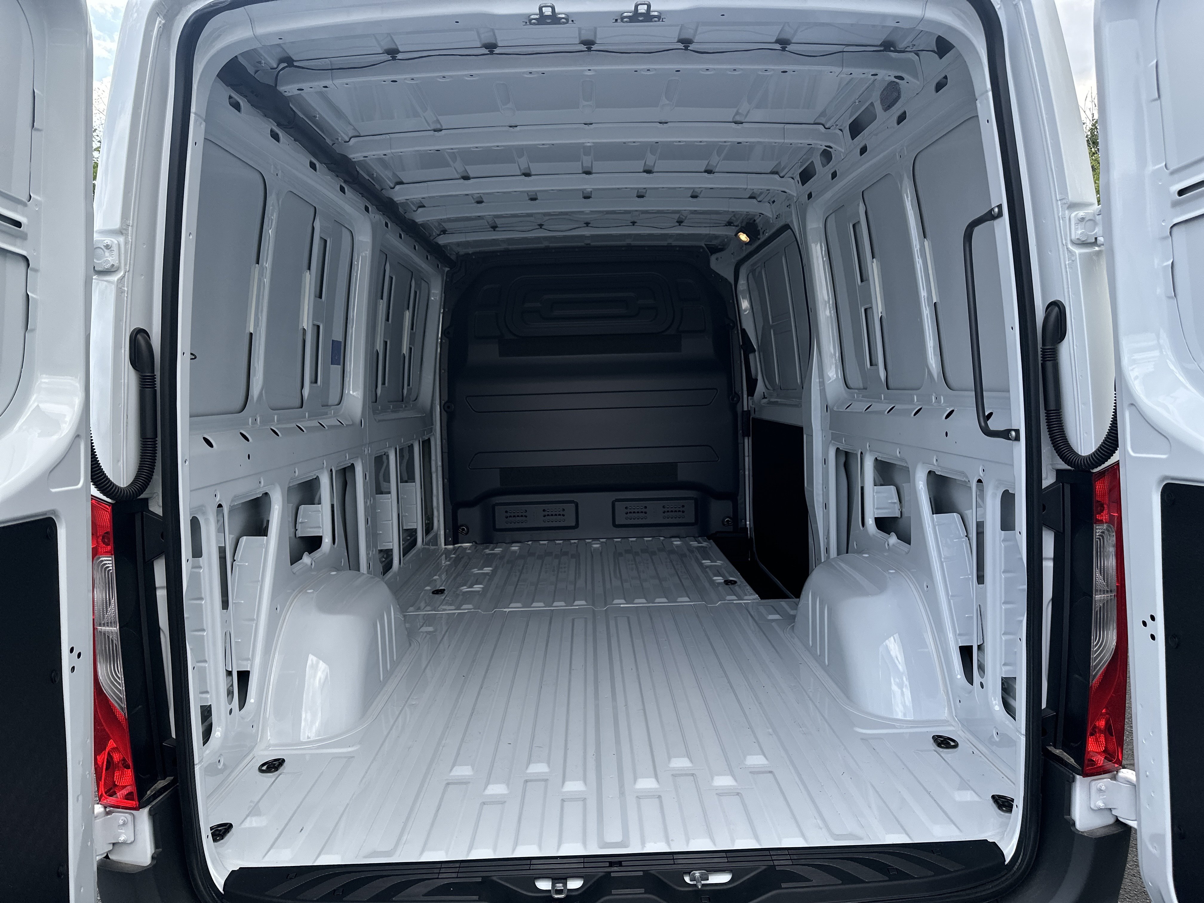 New 2026 Mercedes-Benz Sprinter 2500 image 30