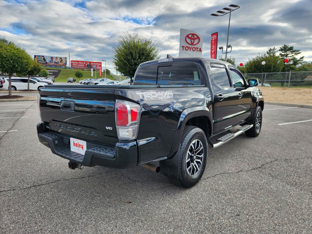 Used 2020 Toyota Tacoma TRD Sport w/ TRD Premium Sport Package AWD/4WD image 4
