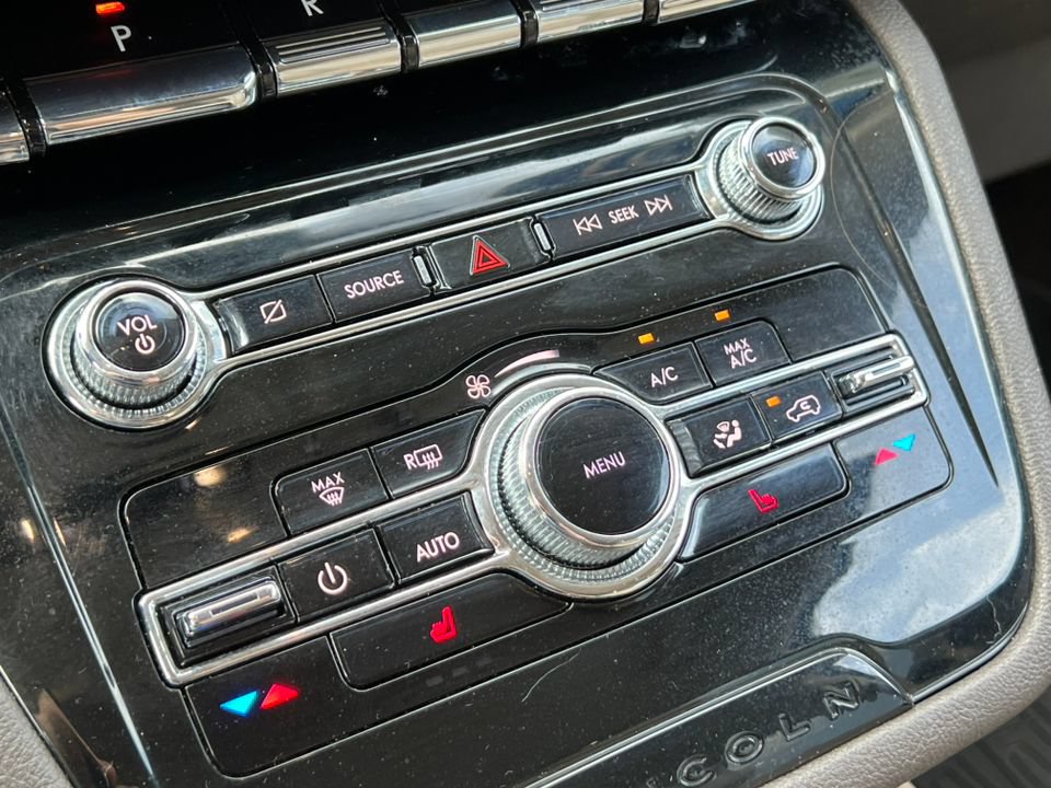 Used 2021 Lincoln Corsair AWD image 26