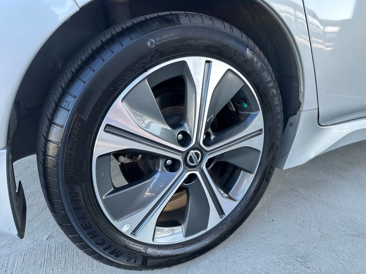 Used 2018 Nissan Leaf SL w/ Protection Package image 23