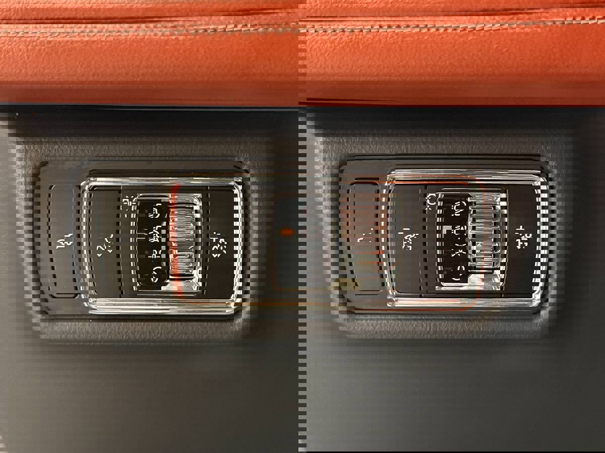 Used 2025 Lincoln Aviator Reserve w/ Jet Appearance Package image 26