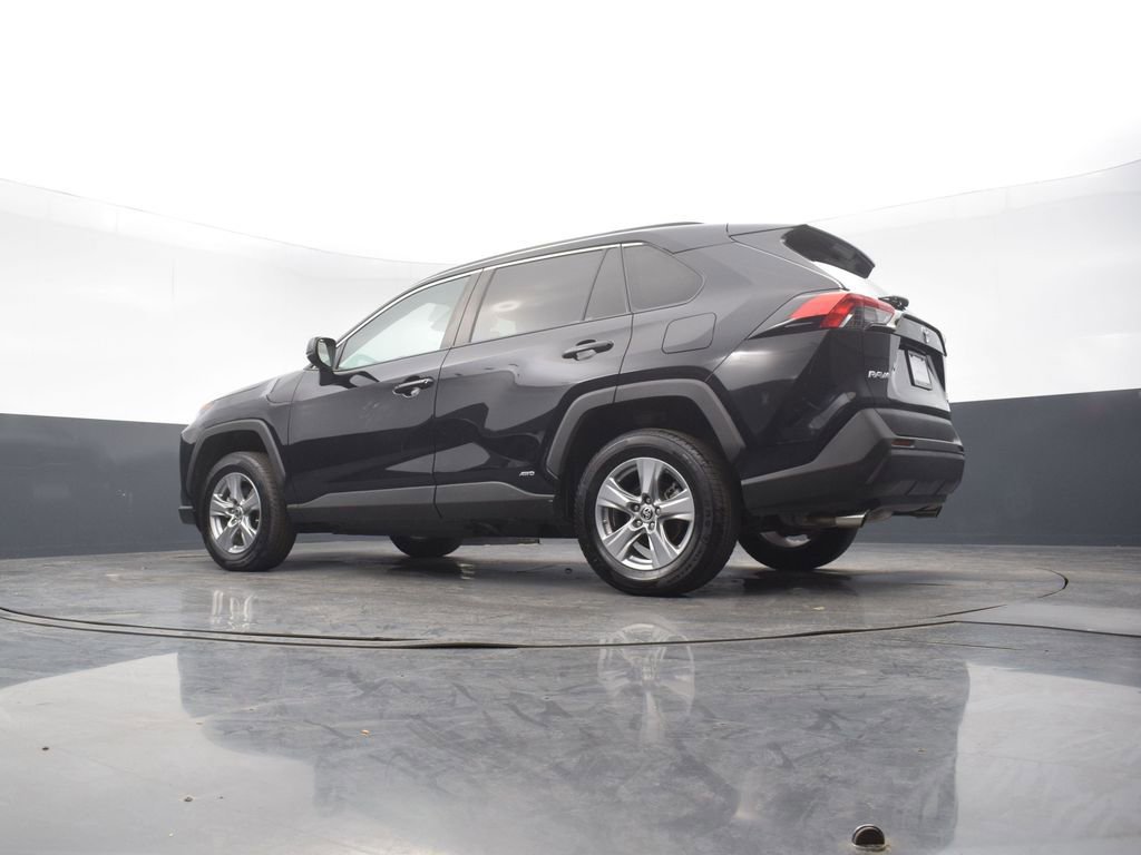 Used 2022 Toyota RAV4 LE AWD/4WD image 46