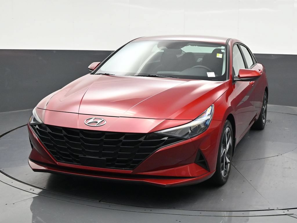 Used 2023 Hyundai Elantra SEL w/ Convenience Package FWD image 9