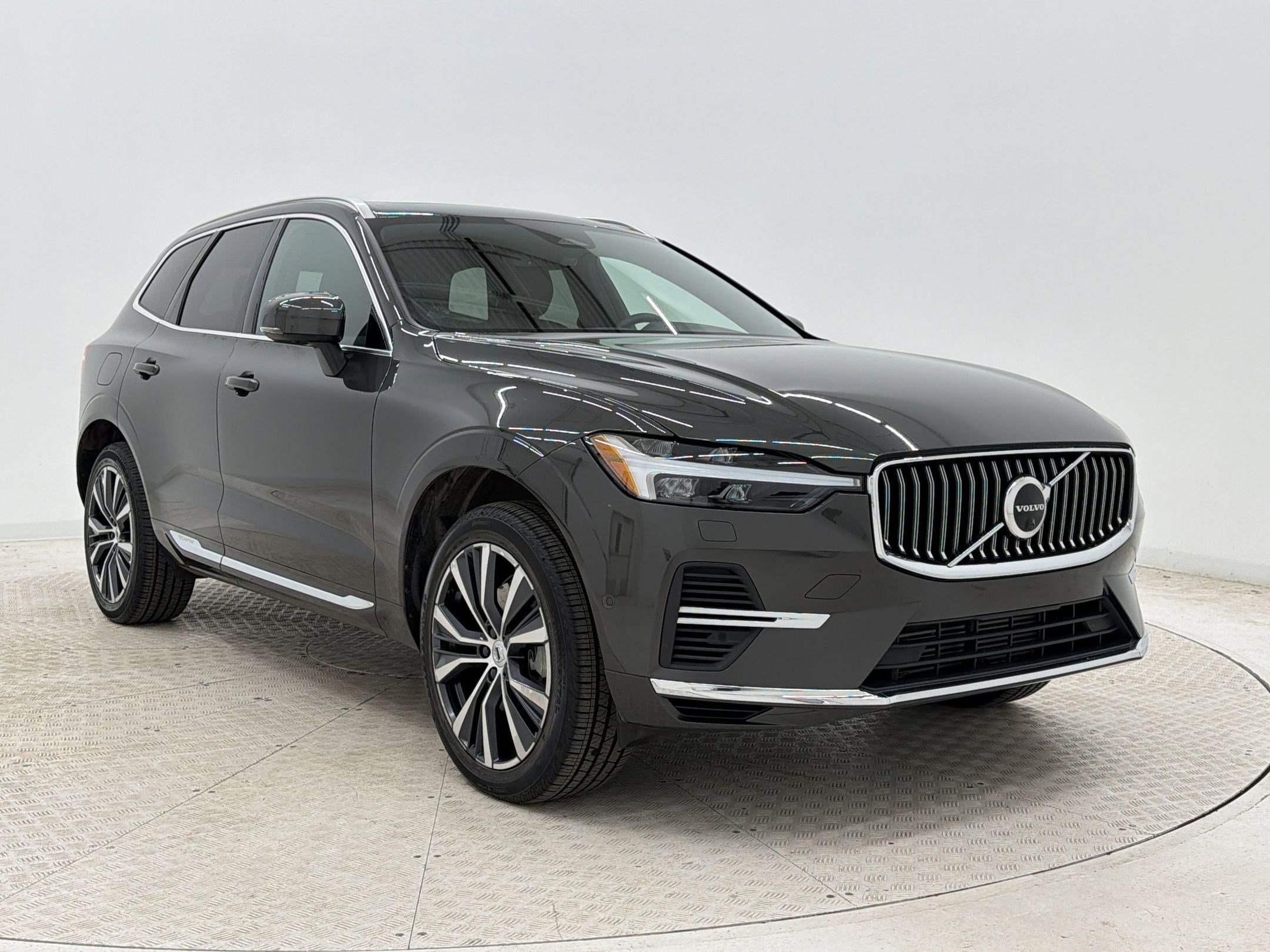 Used 2022 Volvo XC60 T8 Inscription Expression w/ Advanced Package AWD/4WD image 7