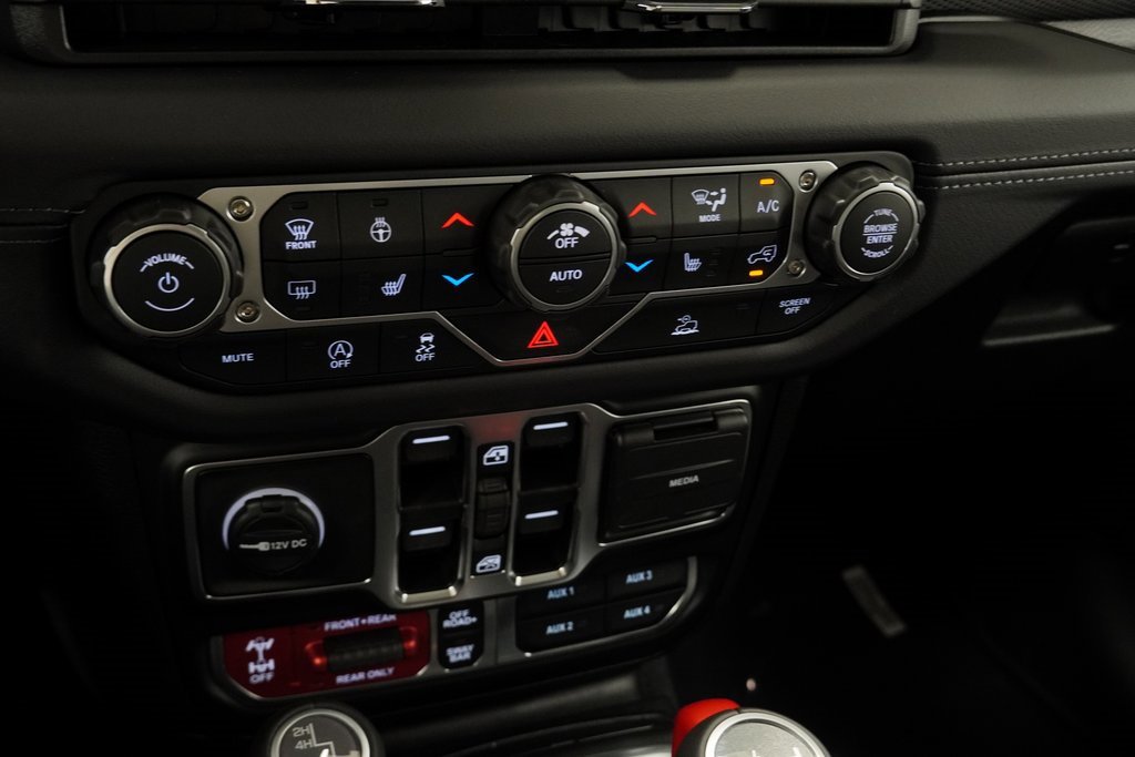 New 2026 Jeep Wrangler Unlimited Rubicon w/ Convenience Group image 24