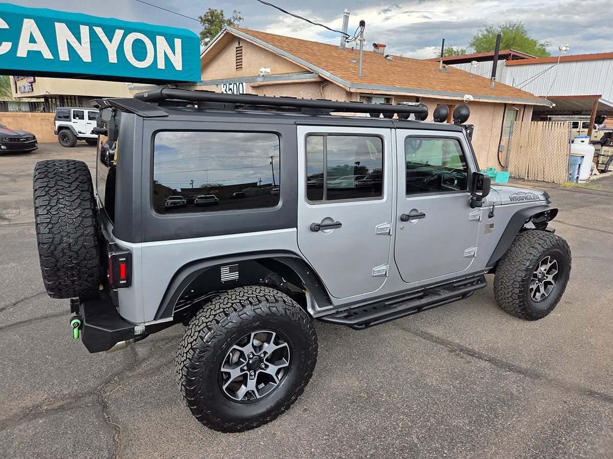 Used 2018 Jeep Wrangler Unlimited Sahara w/ Connectivity Group AWD/4WD image 6