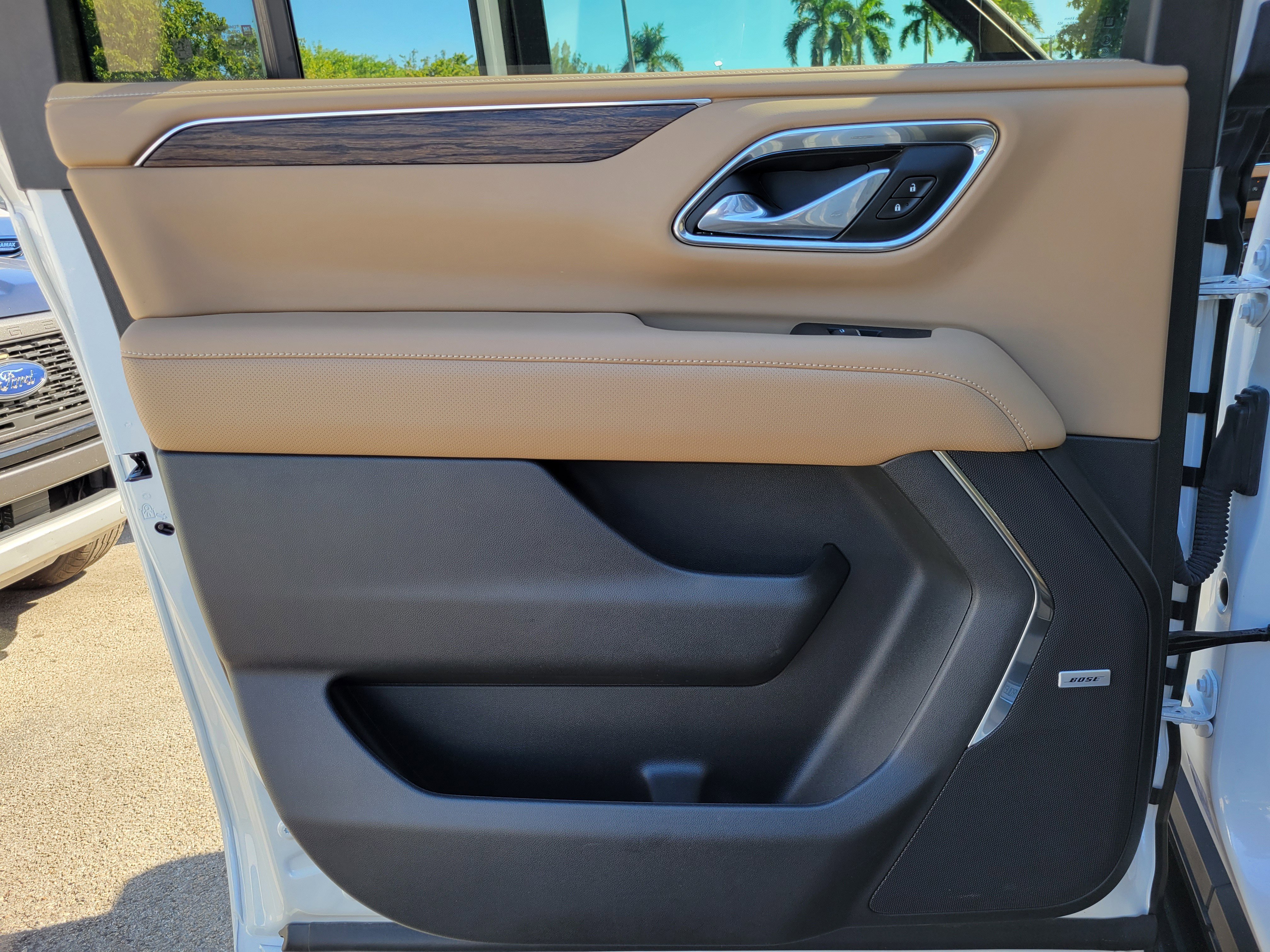 Used 2024 Chevrolet Suburban Premier w/ Premium Package image 28