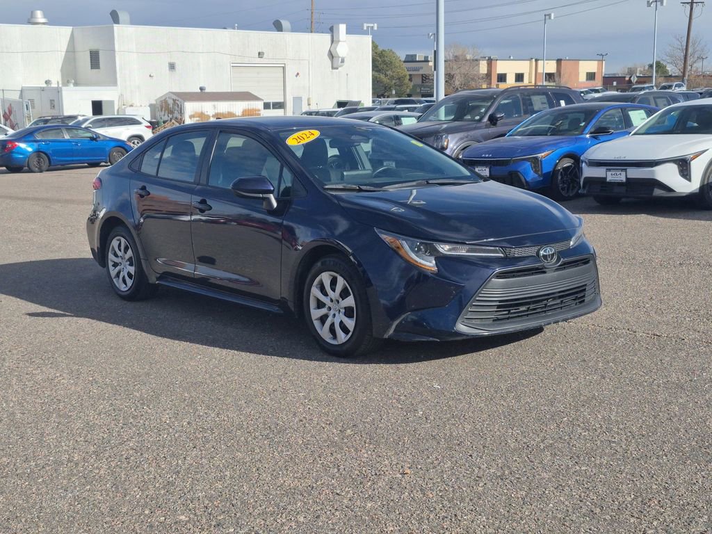 Used 2024 Toyota Corolla LE image 2