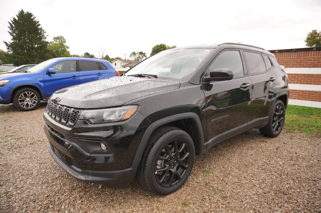 Used 2025 Jeep Compass Latitude w/ Altitude Special Edition