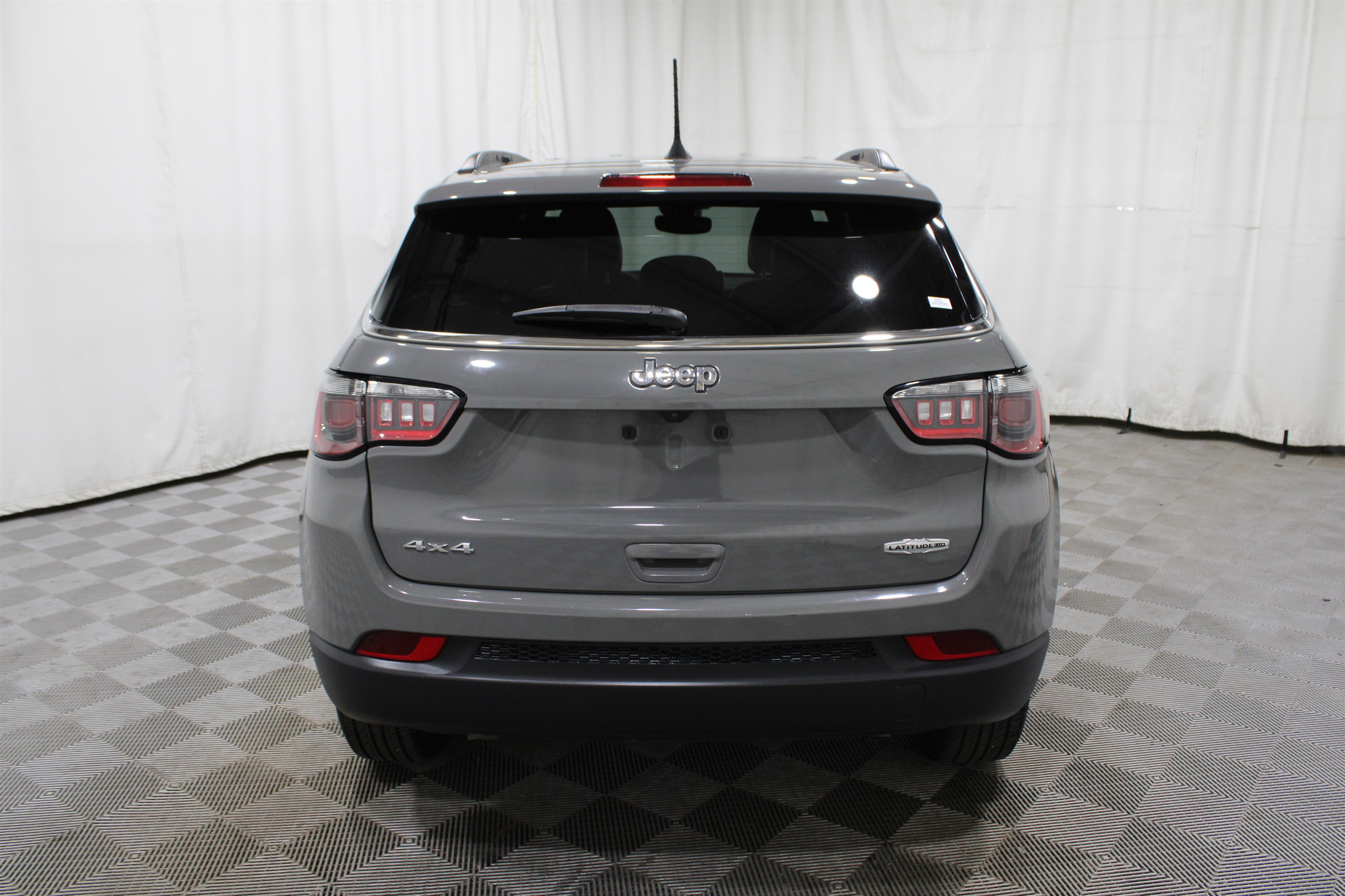 Used 2024 Jeep Compass Latitude image 35