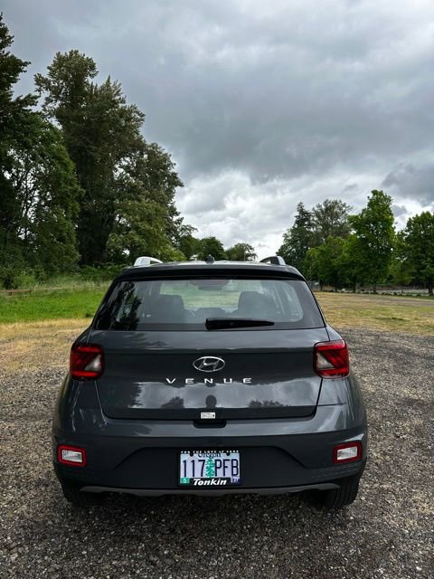 Certified 2025 Hyundai Venue SEL FWD image 8