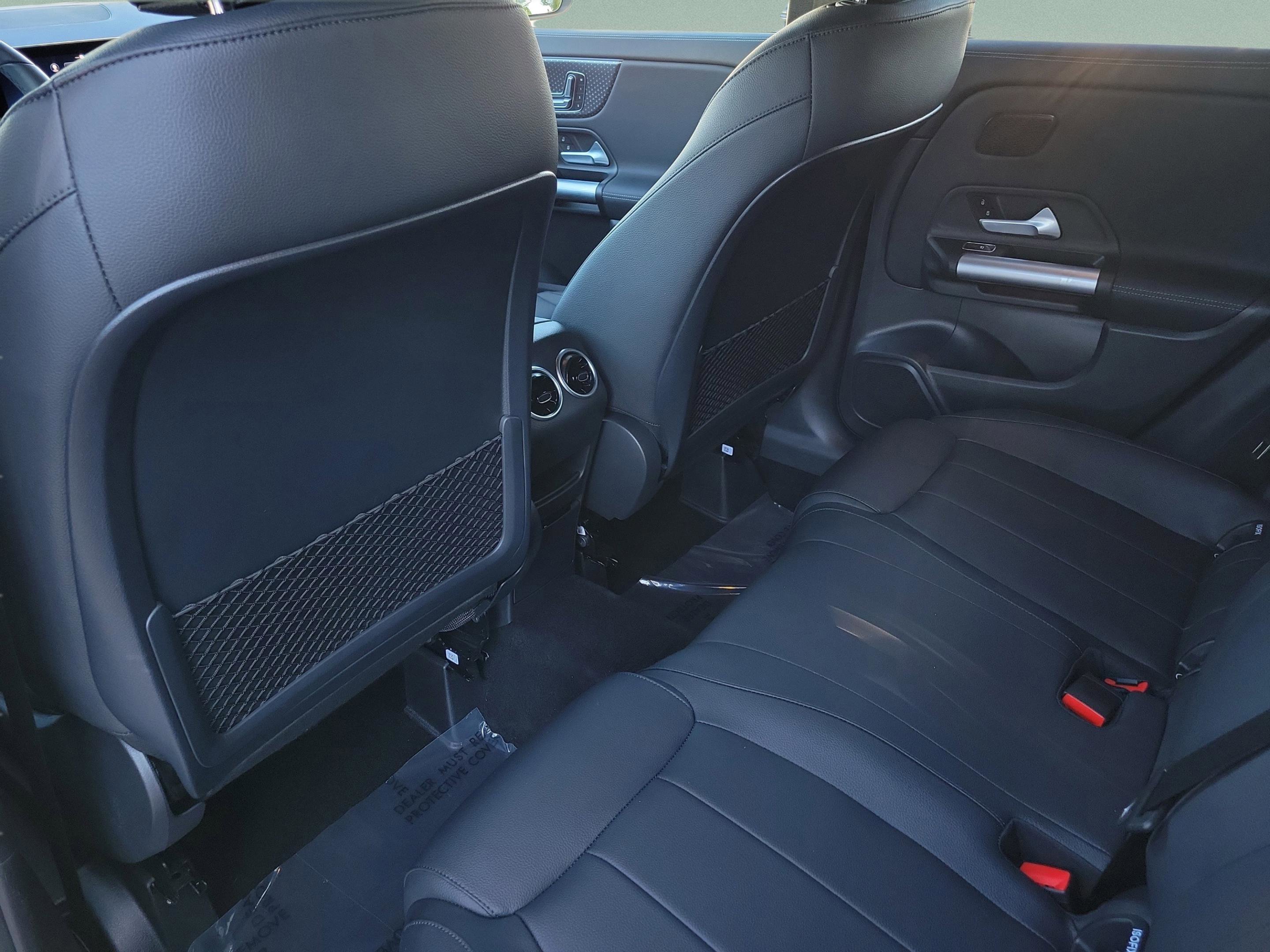 Used 2025 Mercedes-Benz GLA 250 image 28