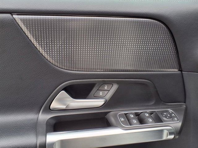 Certified 2022 Mercedes-Benz GLB 250 image 13