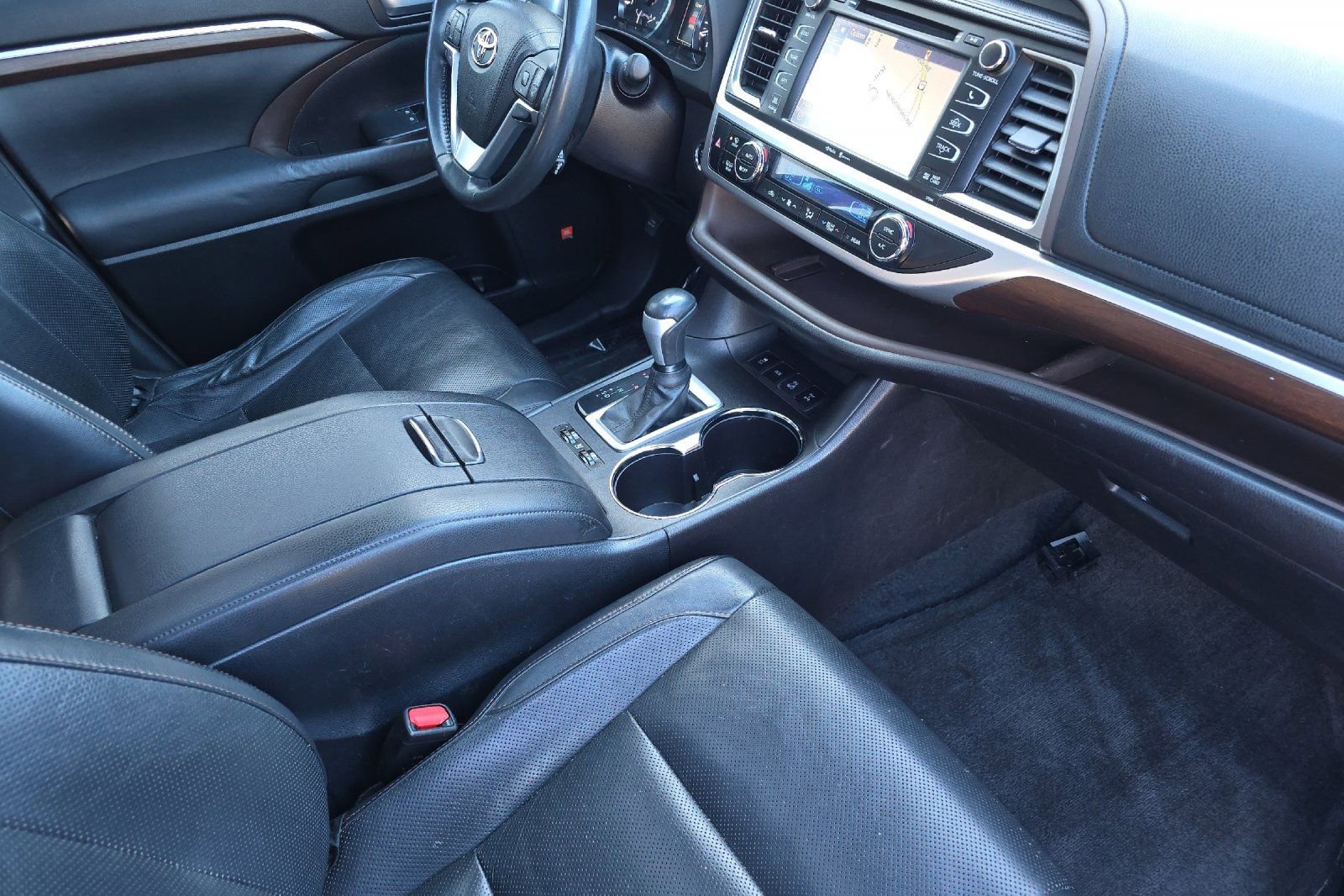 Used 2015 Toyota Highlander Limited w/ Driver Technology Package image 17
