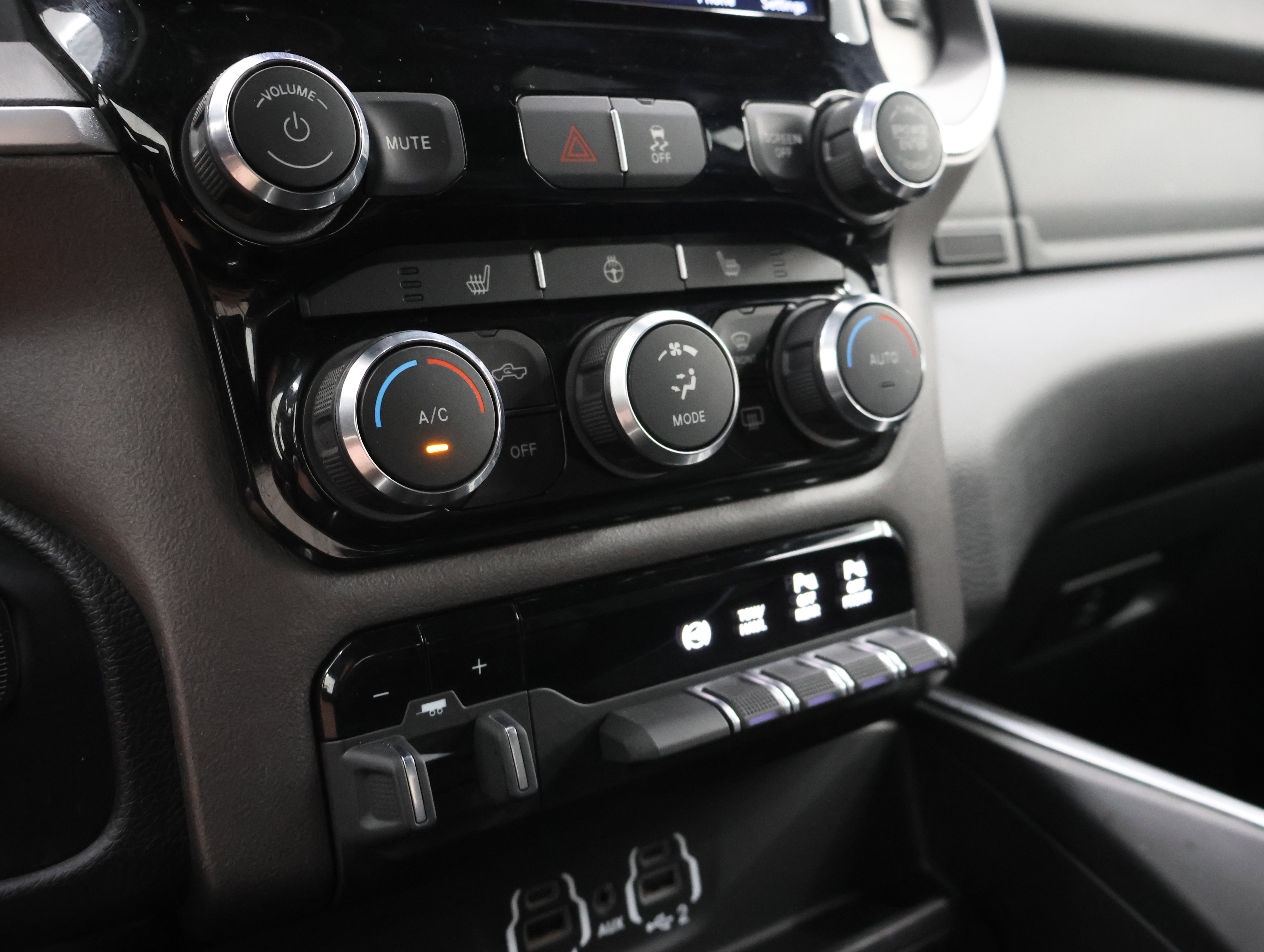 Used 2021 RAM 2500 Big Horn w/ Night Edition AWD/4WD image 47