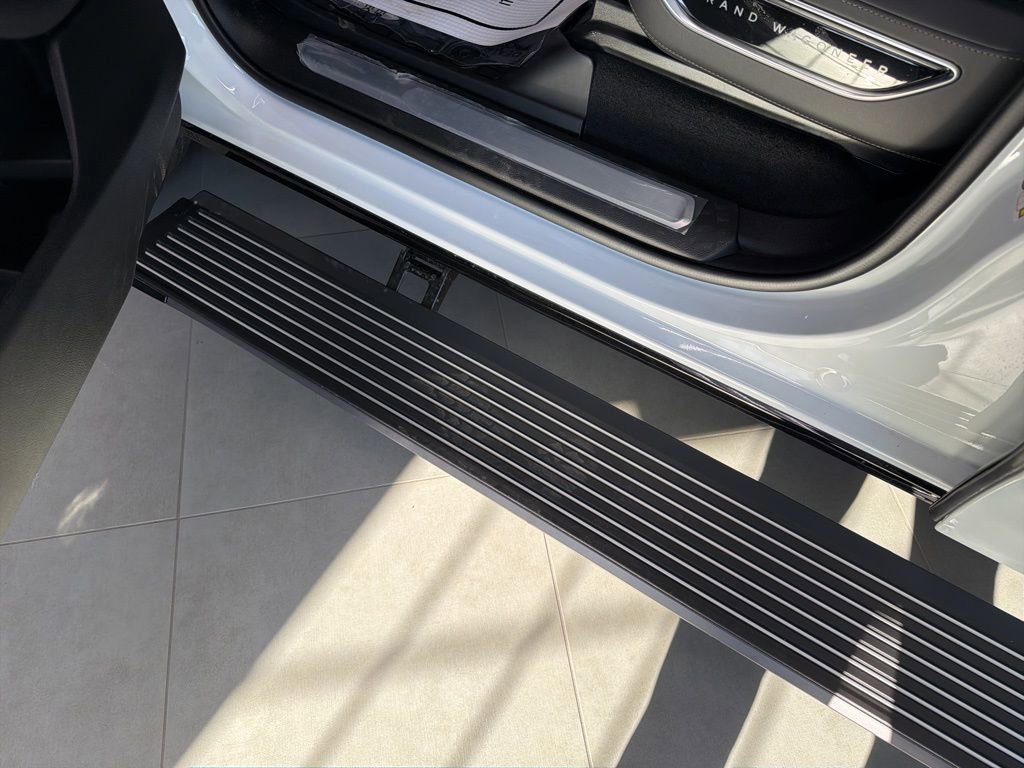 New 2026 Jeep Grand Wagoneer Summit image 12