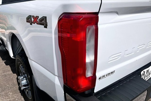 Used 2023 Ford F350 XLT w/ FX4 Off-Road Package AWD/4WD image 24