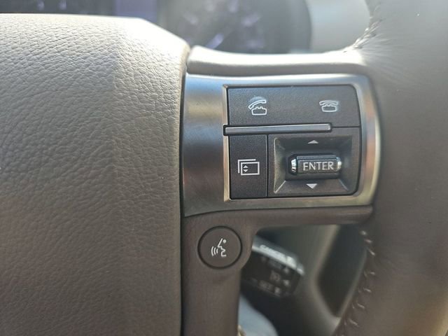 Used 2017 Lexus GX 460 image 32