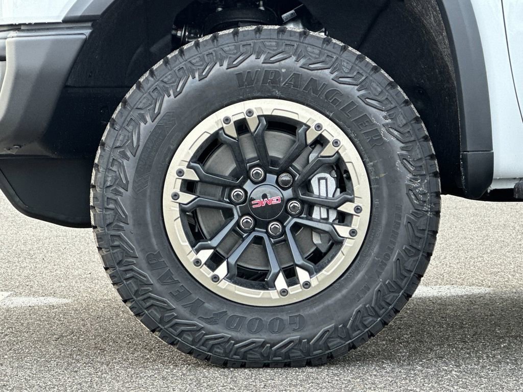 New 2026 GMC Sierra 1500 AT4X w/ LPO, Black Badging Package image 24