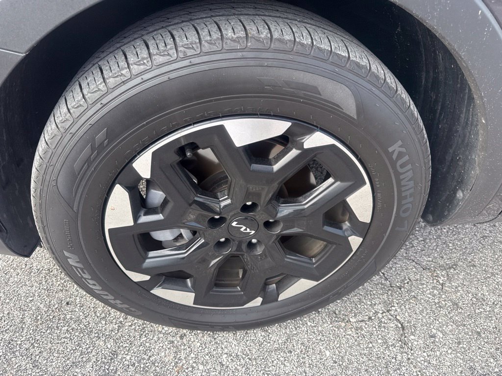 Used 2025 Kia Sorento S FWD image 7
