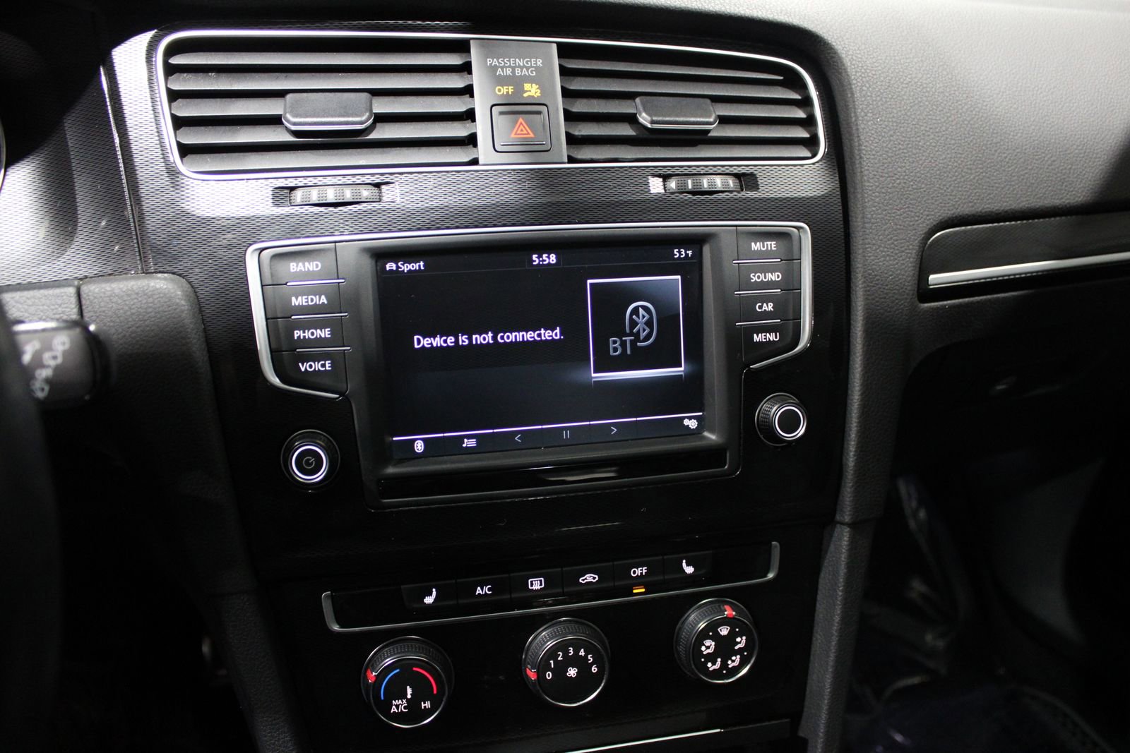 Used 2016 Volkswagen GTI SE FWD image 29