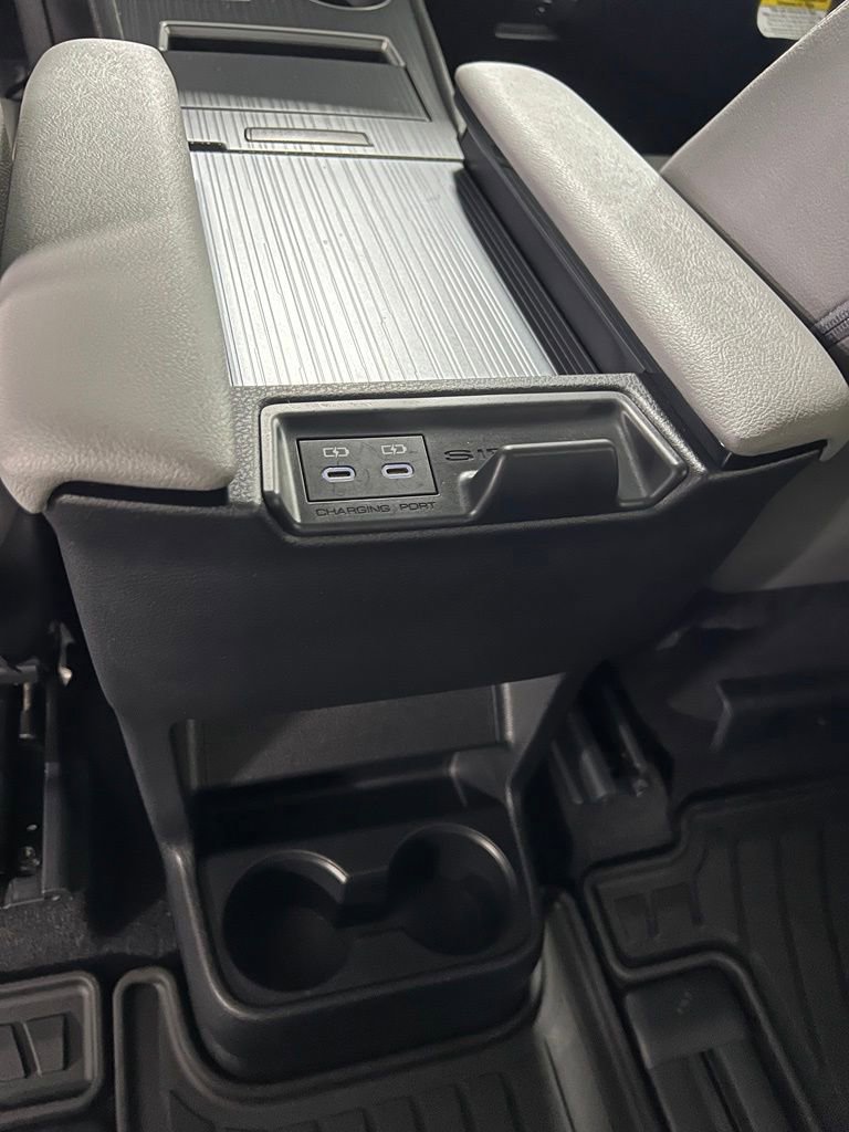 Used 2025 Toyota Sienna XLE w/ XLE Plus Package AWD/4WD image 19
