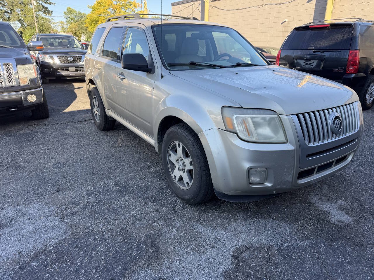 Used 2011 Mercury Mariner 4WD w/ 101A Rapid Spec Order Code image 2