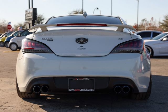 Used 2013 Hyundai Genesis 3.8 image 9