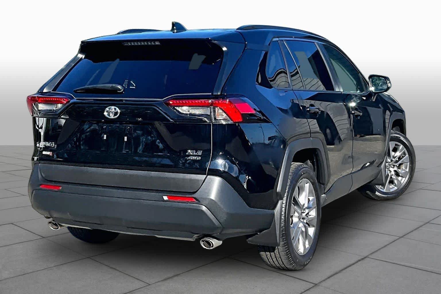 Used 2025 Toyota RAV4 XLE Premium w/ Weather Package AWD/4WD image 13