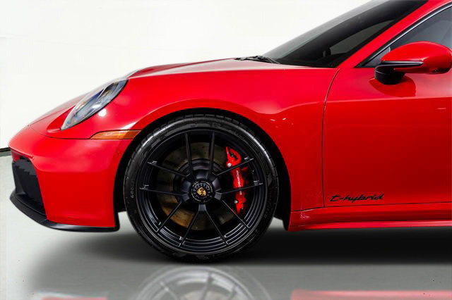 Used 2025 Porsche 911 Carrera 4 GTS image 19
