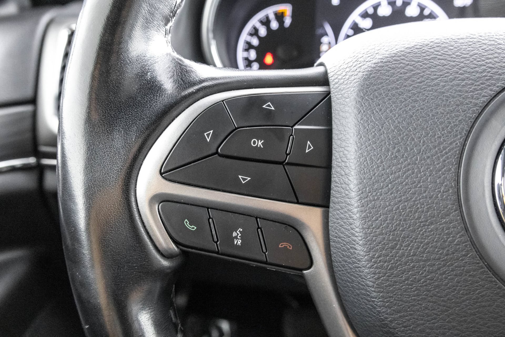 Used 2021 Jeep Grand Cherokee Limited AWD/4WD image 26