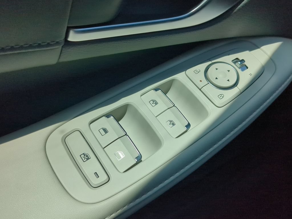New 2025 Hyundai Sonata Limited FWD image 20