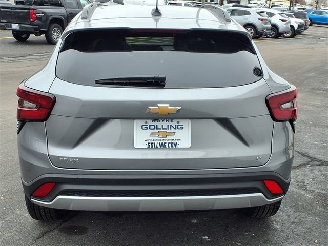 New 2026 Chevrolet Trax LT w/ LT Convenience Package FWD image 18