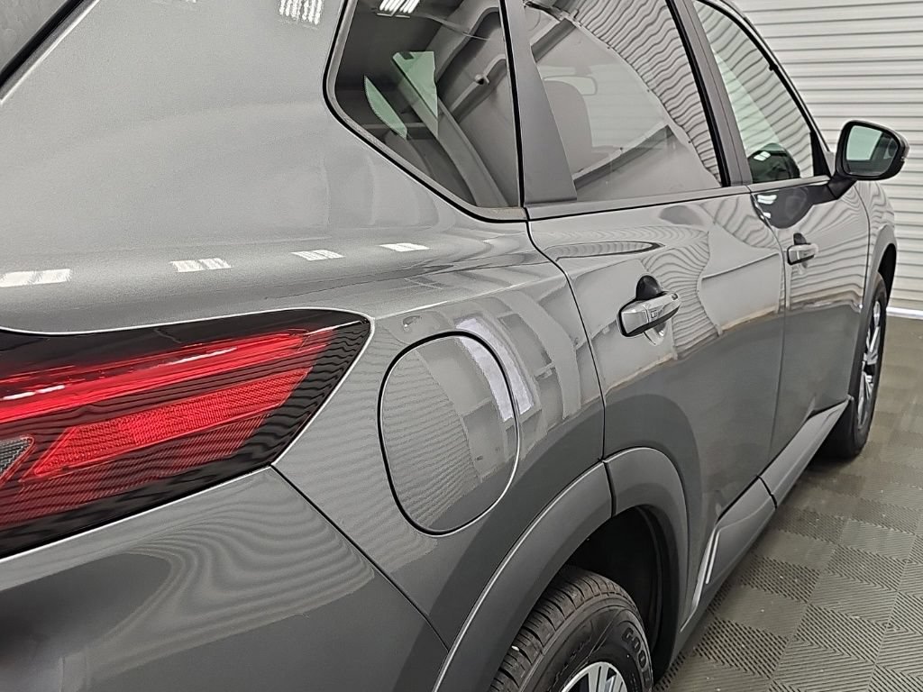 Used 2023 Nissan Rogue SV FWD image 11