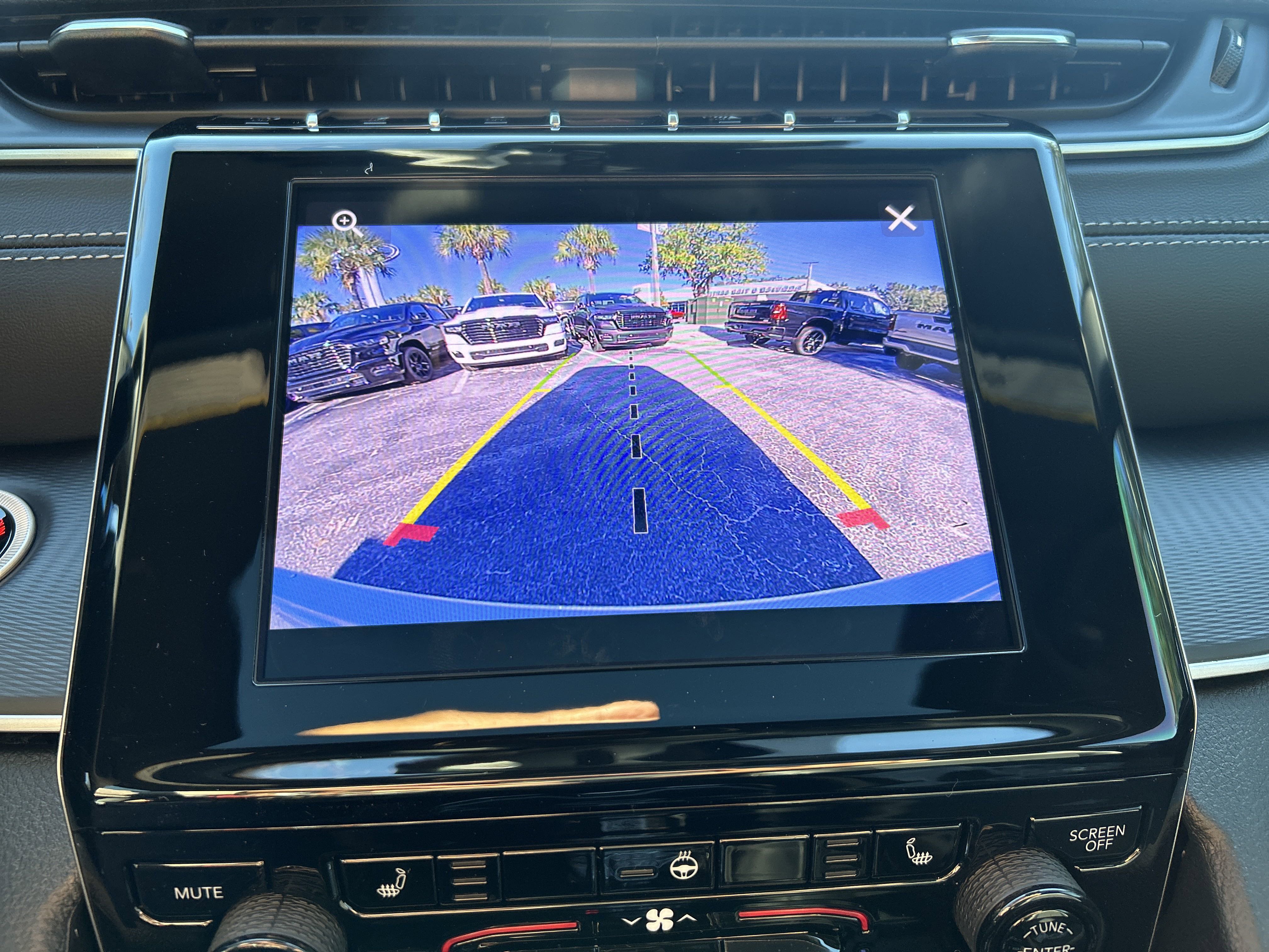 New 2025 Jeep Grand Cherokee Laredo image 43